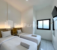 Bedroom 2 D Palma Near Lokananta Manahan Mitra RedDoorz