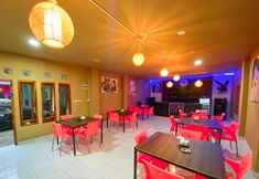Bar, Cafe and Lounge 7 Hotel FX 72 Labuan Bajo