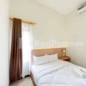 Bedroom 1 JENGGO Riverside RedPartners Kampung Inggris Pare, Bagas Cushion 酒店