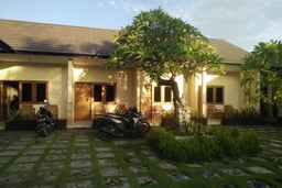 OYO 93758 Lembah Sriti Homestay Near Sirkuit Motor Cross Internasional 459 Lantan, USD 5.48