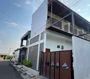 Exterior 3 Nofrah House Syariah Mitra RedDoorz