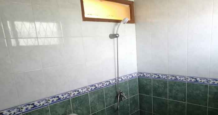 In-room Bathroom OYO 93764 Homestay Citra