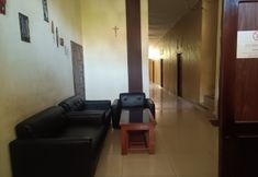 ล็อบบี้ 6 OYO 93664 Homestay Purirano