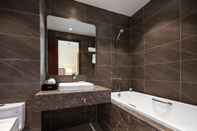 In-room Bathroom Nesta Hotel & Spa