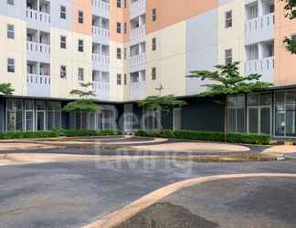 Bangunan 2 RedLiving Apartemen Urbantown Serpong - Aurora Rooms