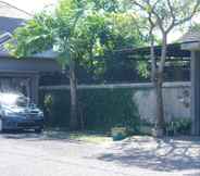 Exterior 6 OYO 93784 Kost Bu Eli Syariah