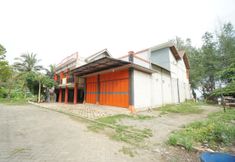 Bangunan 4 SPOT ON 93620 Anisa Homestay Syariah Near Pantai Gemah Tulungaggung