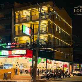 Exterior / Building 1 The Lodge Jomtien 7, Nong Pla Lai Hotels