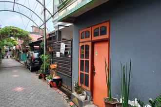 Exterior 4 OYO Life 93382 Gajayana Kost Female Only Syariah