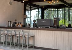 バー、カフェ、およびラウンジ 5 Manis Ae Cabin & Resto Bromo