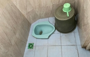 In-room Bathroom 6 SPOT ON 93874 3n Homestay Syariah
