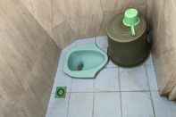 In-room Bathroom SPOT ON 93874 3n Homestay Syariah