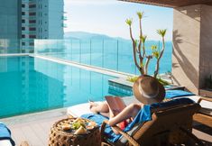 สระว่ายน้ำ 4 Gonsala Hotel Nha Trang