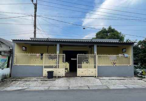 Exterior SPOT ON 93879 Wunut Homestay Syariah