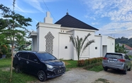 Exterior 4 OYO 93714 Guest House Gembul Syariah