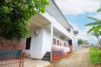 Accommodation Services OYO 93476 Owo Guest House Syariah 