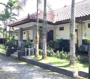 Exterior 4 Capital O 93882 The Pondok Palma Villa & Resto