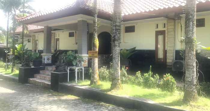 Exterior Capital O 93882 The Pondok Palma Villa & Resto