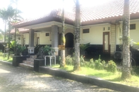 Exterior Capital O 93882 The Pondok Palma Villa & Resto