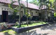 Exterior 5 Capital O 93882 The Pondok Palma Villa & Resto