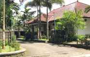 Exterior 2 Capital O 93882 The Pondok Palma Villa & Resto