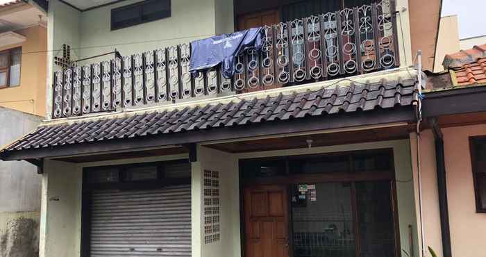 Bangunan OYO 93846 Gerlong Homestay