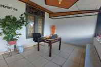 Lobby OYO 93642 Penginapan Al-ashar