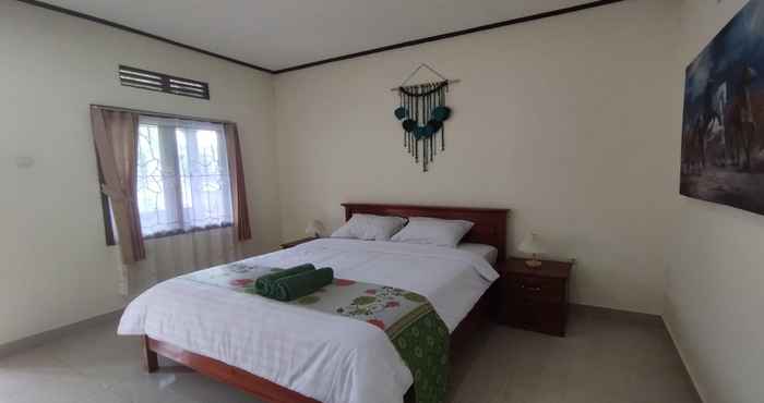 Bedroom SPOT ON 93739 Insanta Hotel