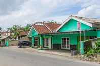 Bangunan OYO 93814 Amanda Homestay