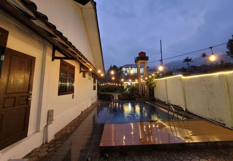 Swimming Pool Villa Bosta