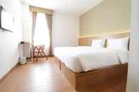 Kamar Tidur Hotel Sepanak by Amazing