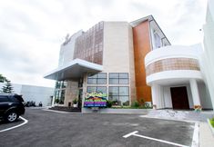 Exterior 2 Hotel Sepanak by Amazing