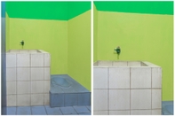 In-room Bathroom SPOT ON 93840 Guest House Amanda Syariah