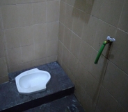 In-room Bathroom 3 OYO 93847 Blio Guest House Syariah