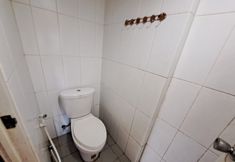 In-room Bathroom 4 OYO Life  93855 Apartement The Jarrdin By Apt Property