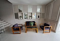 Lobby 7 OYO Life  93855 Apartement The Jarrdin By Apt Property