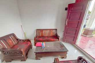 Lobi 4 OYO 93902 Guest House Pahlawan Syariah