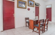 Lobi 6 OYO 93902 Guest House Pahlawan Syariah