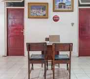 ล็อบบี้ 5 OYO 93902 Guest House Pahlawan Syariah