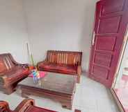 Lobi 7 OYO 93902 Guest House Pahlawan Syariah