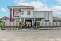 ภายนอกอาคาร OYO 93902 Guest House Pahlawan Syariah