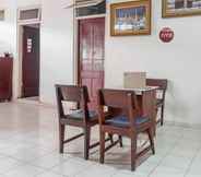 ล็อบบี้ 4 OYO 93902 Guest House Pahlawan Syariah