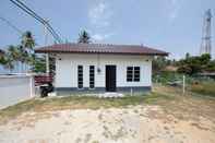 Exterior OYO 90976 Pantaistay@baturakit