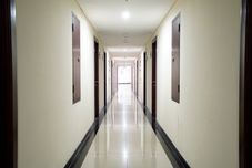 로비 OYO 93923 Gateway Pasteur Apartment By Rini