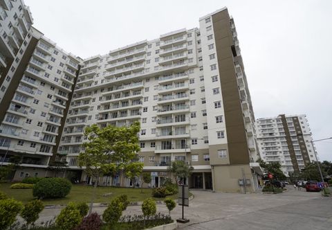 외관 OYO 93923 Gateway Pasteur Apartment By Rini