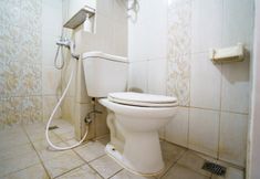 객실 내 욕실 6 OYO 93923 Gateway Pasteur Apartment By Rini