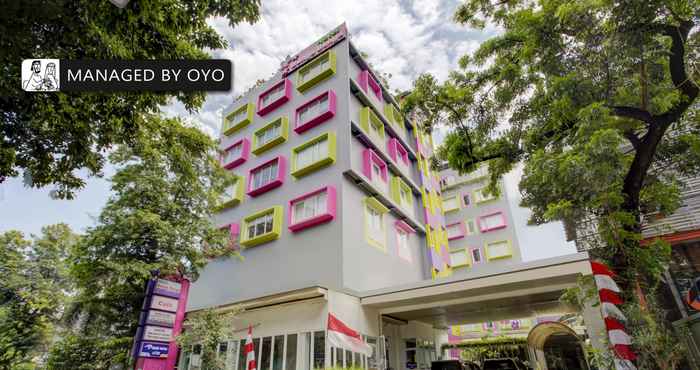 Exterior Super OYO 4005 Bunga Dahlia Guest House