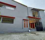 Exterior 2 SPOT ON 93965 Ibrahim Guest House Syariah