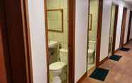 In-room Bathroom 4 Senayan Stay