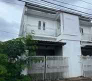 Exterior 4 OYO 93953 Kost Tamara